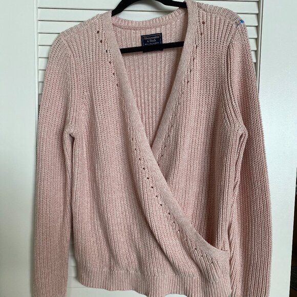 Abercrombie & Fitch Sweater Size L Wrap front - Picture 1 of 4